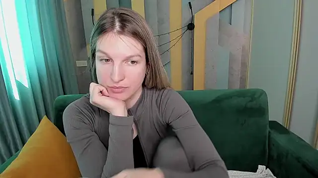 EmilyWalkeri online show from April 14, 7:13 am