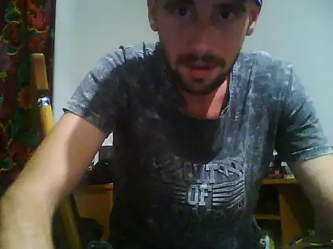 Snapshot of Rejtelmesest chatting on September 21, 8:25 pm Rejtelmesest online show from September 21, 8:25 pm