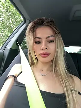 Snapshot of Natalimuur chatting on June 6, 3:06 pm Natalimuur online show from June 6, 3:06 pm