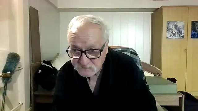 Snapshot of Sammy1660 chatting on October 31, 5:26 am Sammy1660 online show from October 31, 5:26 am