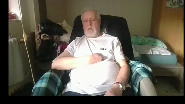 Snapshot of Sammy1660 chatting on June 21, 4:46 pm Sammy1660 online show from June 21, 4:46 pm