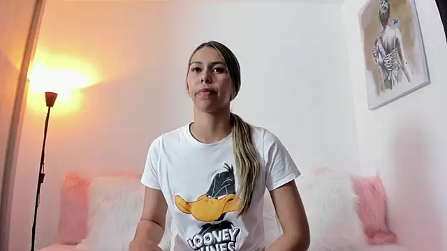 Snapshot of Cristel_Boom chatting on September 30, 2:28 am Cristel Boom online show from September 30, 2:28 am
