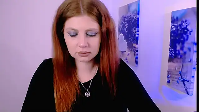 Lizzy Love online show from December 4, 7:35 pm