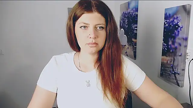 Snapshot of Lizzy_Love chatting on June 18, 10:42 am Lizzy Love online show from June 18, 10:42 am