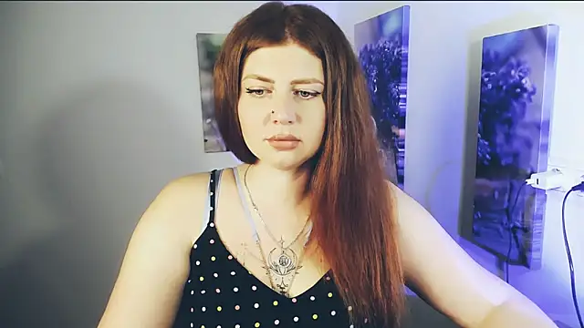 Snapshot of Lizzy_Love chatting on June 2, 8:58 am Lizzy Love online show from June 2, 8:58 am