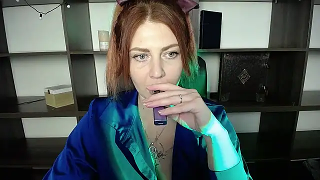 Lizzy Love online show from February 15, 2:11 pm