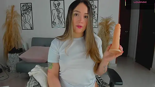 Snapshot of cindy_love2 chatting on July 16, 11:18 am cindy love2 online show from July 16, 11:18 am