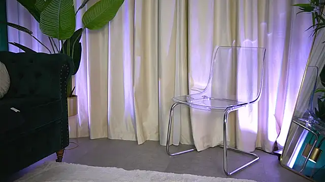 FoxieJullia online show from November 15, 4:27 am