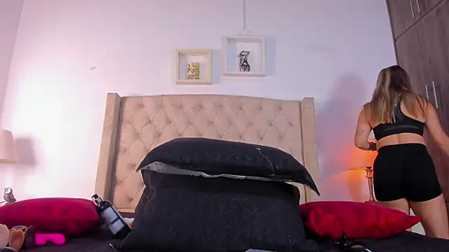 allisson m online show from November 19, 12:16 pm