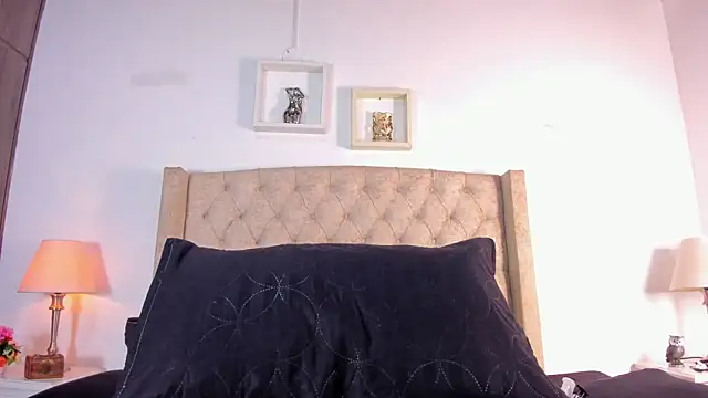 Snapshot of allisson_m chatting on October 6, 12:06 pm allisson m online show from October 6, 12:06 pm