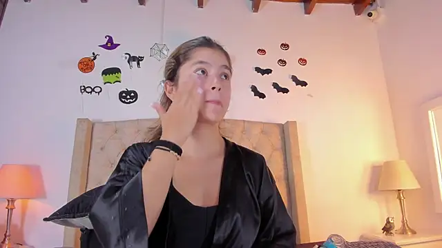 allisson m online show from November 2, 12:10 pm