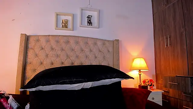 allisson m online show from April 10, 12:12 pm