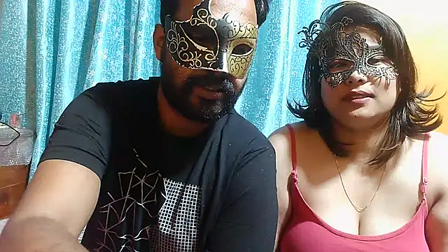 Snapshot of Cutehornycouples chatting on March 2, 6:24 pm Cutehornycouples online show from March 2, 6:24 pm