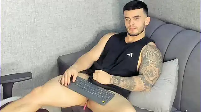 Ricardogo19 online show from February 18, 12:05 am