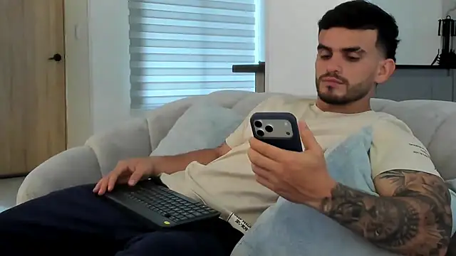 Ricardogo19 online show from February 19, 2:36 pm