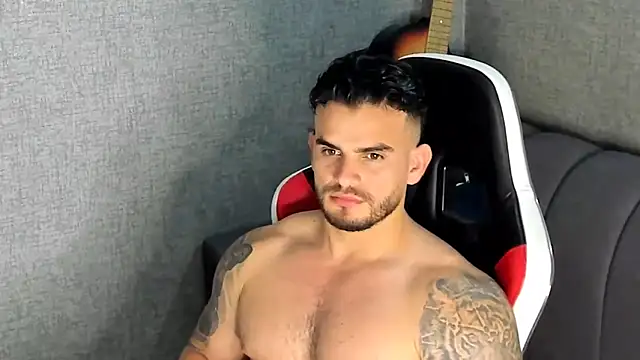 Ricardogo19 online show from October 31, 1:57 am