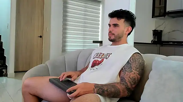 Ricardogo19 online show from February 12, 1:00 pm