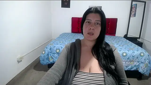 Snapshot of matuurebigboobs chatting on December 12, 1:32 am matuurebigboobs online show from December 12, 1:32 am