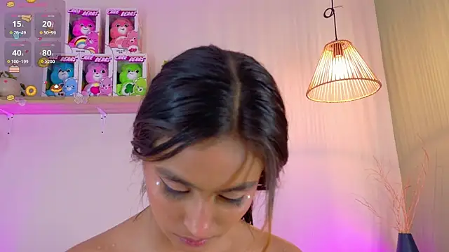 Snapshot of emily_bank chatting on June 28, 7:58 am emily bank online show from June 28, 7:58 am