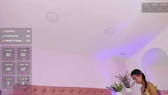 Snapshot of emily_bank chatting on March 15, 11:28 pm emily bank online show from March 15, 11:28 pm