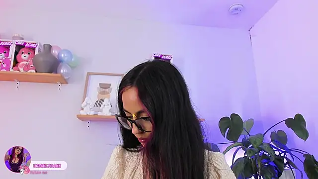 emily bank online show from November 20, 8:42 pm