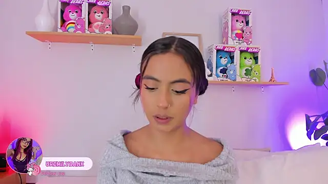 Snapshot of emily_bank chatting on September 19, 7:29 pm emily bank online show from September 19, 7:29 pm