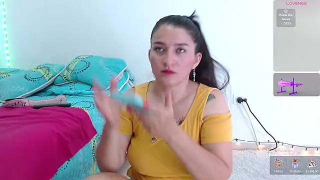 Emelyross  online show from March 21, 4:44 pm