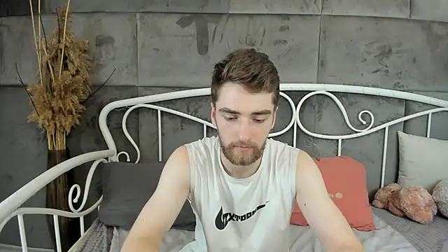 Snapshot of DexterDexx chatting on December 1, 7:41 pm DexterDexx online show from December 1, 7:41 pm