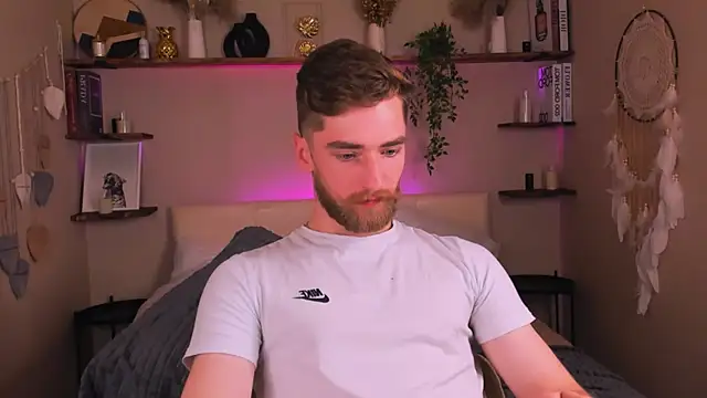 Snapshot of DexterDexx chatting on November 8, 9:35 am DexterDexx online show from November 8, 9:35 am