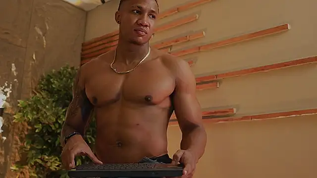 Logan Varela online show from October 26, 1:06 am