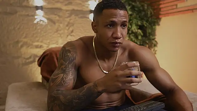 Logan Varela online show from October 28, 6:40 pm