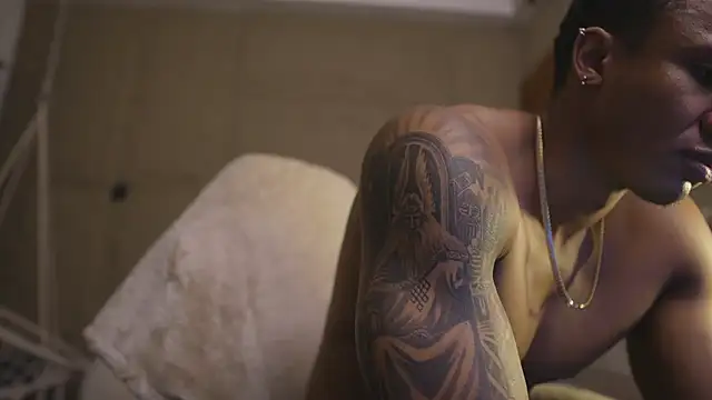 Logan Varela online show from March 28, 2:07 pm