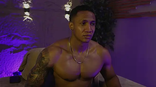 Logan Varela online show from October 15, 8:39 pm