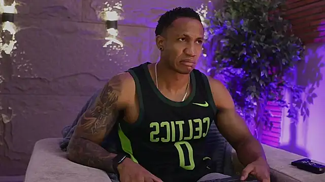 Logan Varela online show from December 3, 12:48 pm