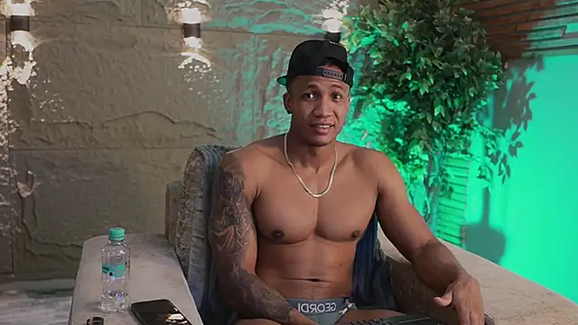 Logan Varela online show from December 4, 1:54 pm