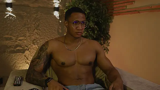 Logan Varela online show from October 17, 10:11 pm