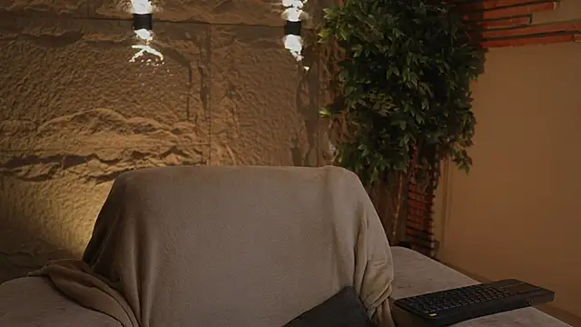 Logan Varela online show from October 14, 9:36 pm