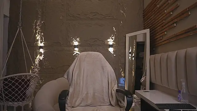 Logan Varela online show from March 15, 2:02 pm