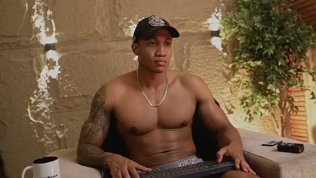 Logan Varela online show from November 26, 12:16 pm