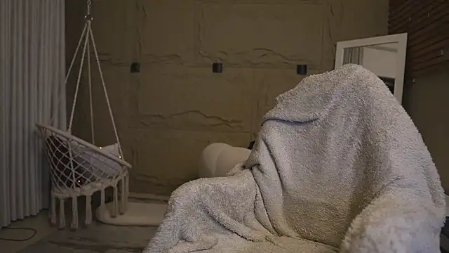 Logan Varela online show from February 28, 1:11 pm