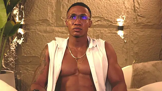 Logan Varela online show from March 20, 1:24 am