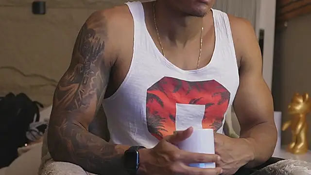 Logan Varela online show from March 5, 1:40 pm