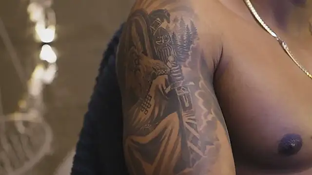 Logan Varela online show from April 18, 7:07 pm