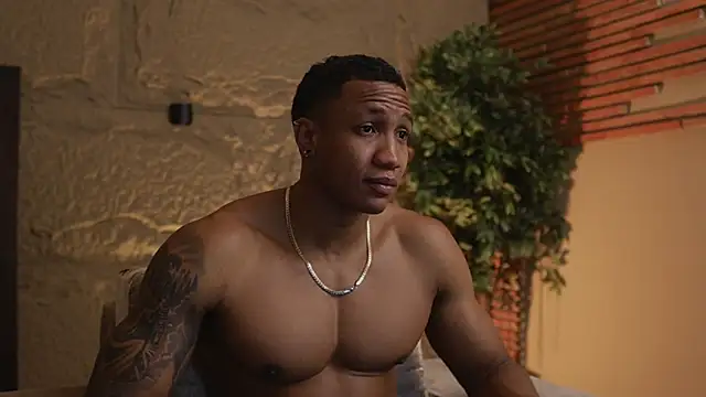 Logan Varela online show from November 5, 12:52 pm