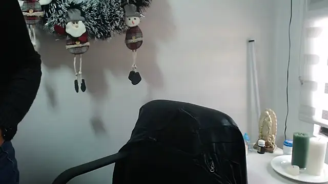 Rebecagiraut online show from December 20, 12:52 pm