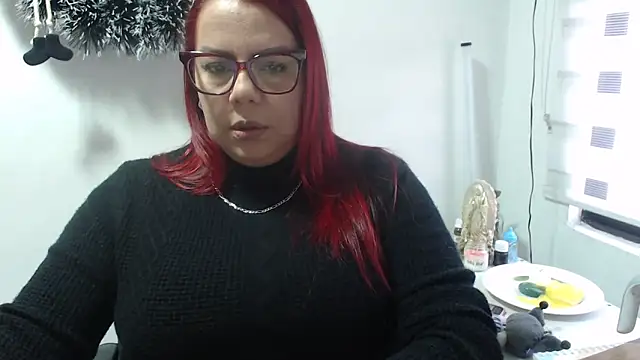 Rebecagiraut online show from December 15, 1:17 pm