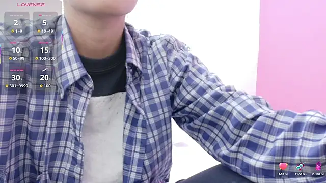 yourcuteneighbourr online show from November 26, 3:06 am