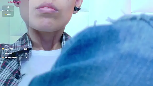 yourcuteneighbourr online show from March 24, 3:28 am