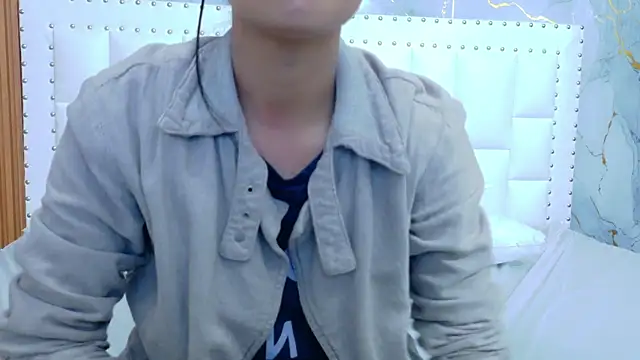 yourcuteneighbourr online show from January 13, 3:10 am