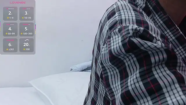 yourcuteneighbourr online show from October 29, 3:16 am